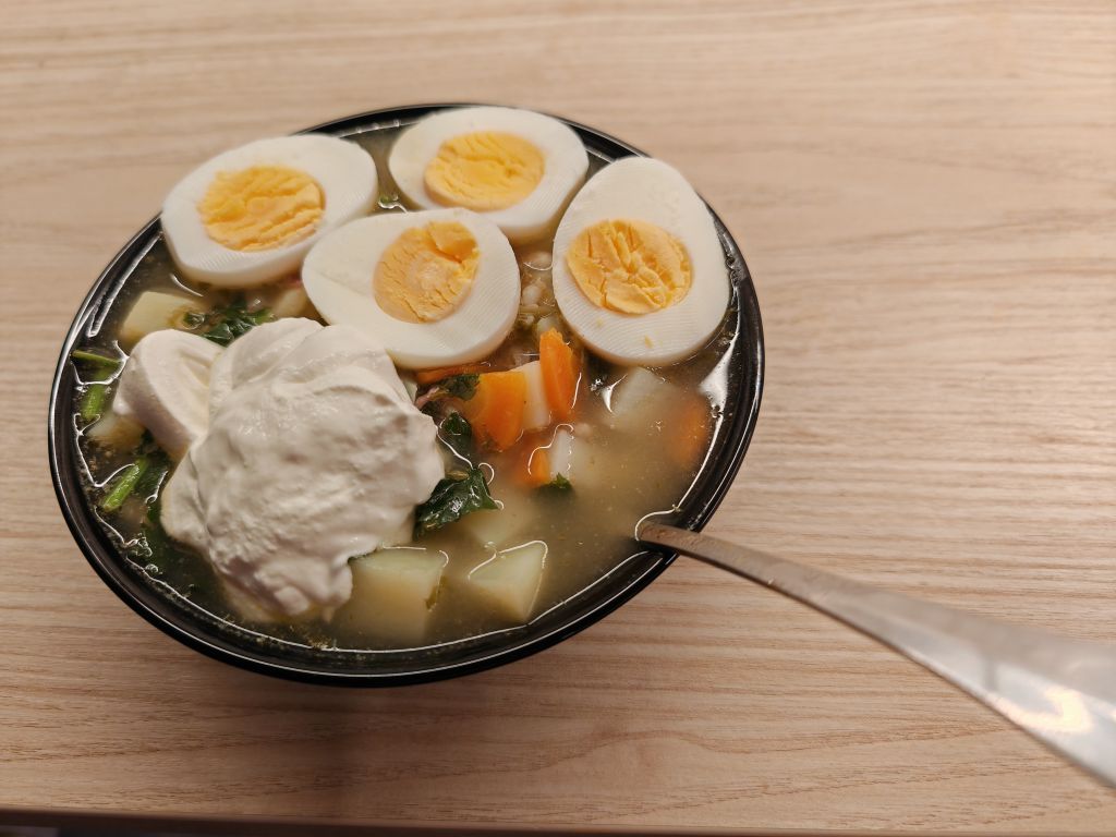 Supp konserveeritud hapuoblikatest